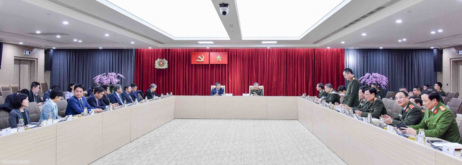 会见场景。 会见场景。