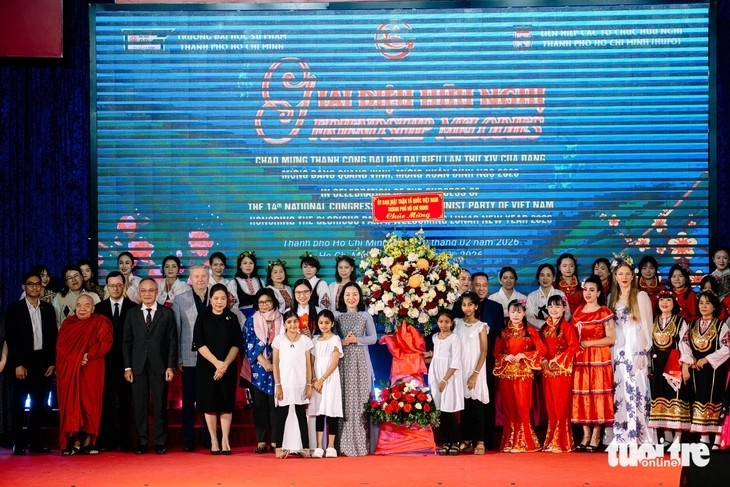 庆祝2026丙午新春的“友谊旋律”艺术节目。（图片来源：《年轻报》）