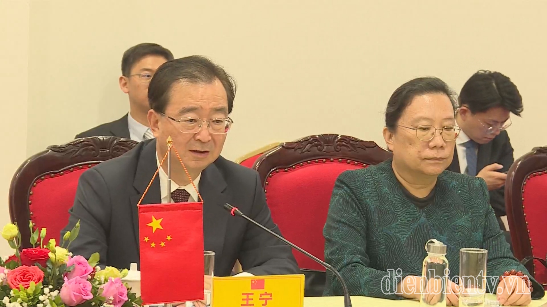 中国云南省委书记王宁发表讲话。 中国云南省委书记王宁发表讲话。