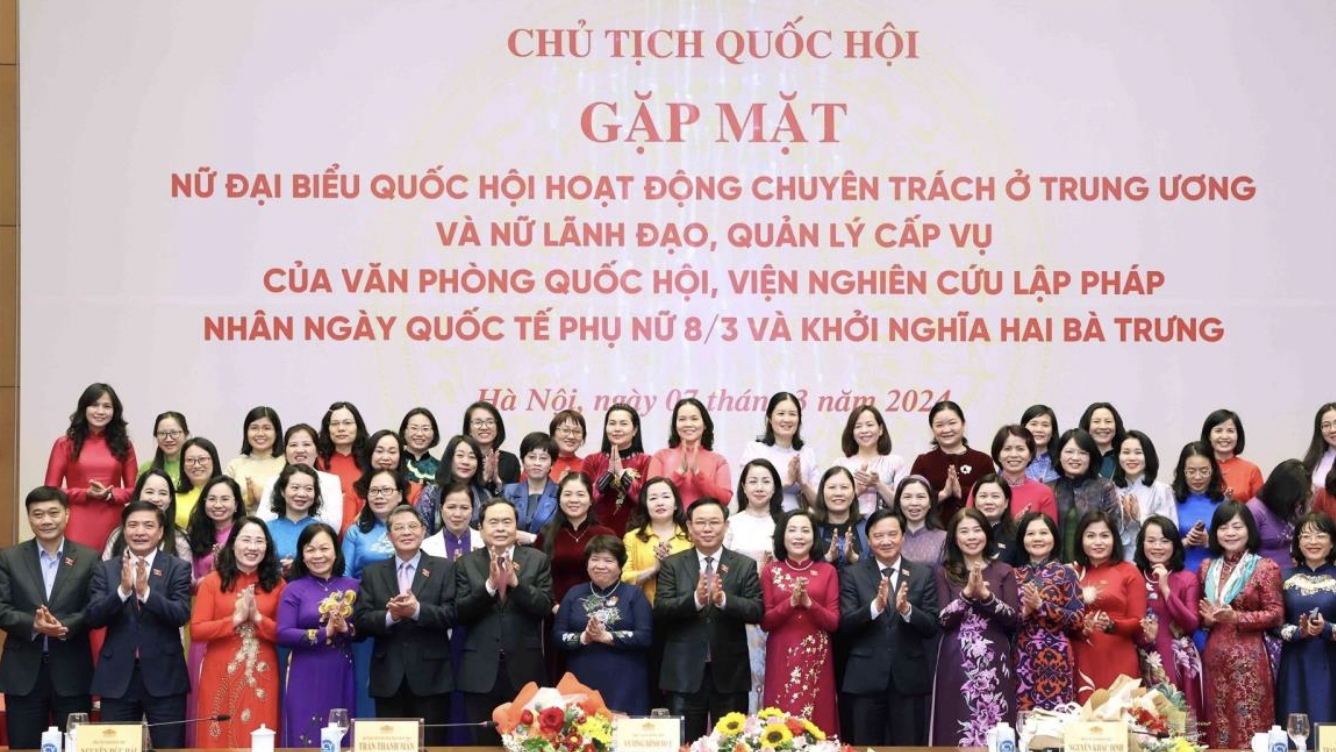 国会主席王廷惠会见中央级专职女国会代表