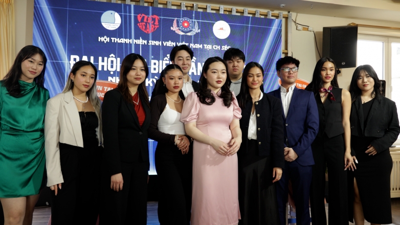 为在捷克共和国的越南青年和学生提供学习支持和职业导向