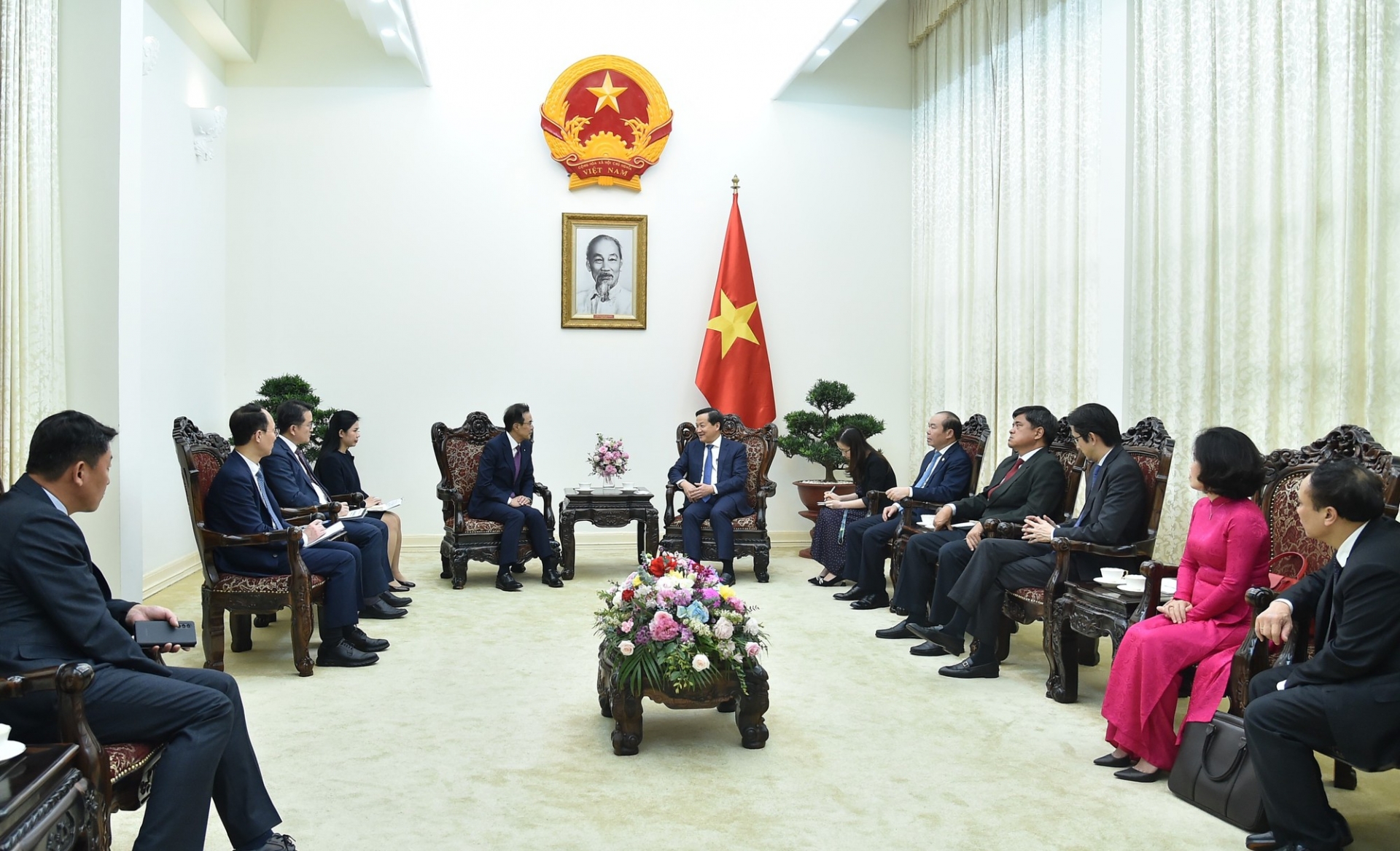 会见场景。