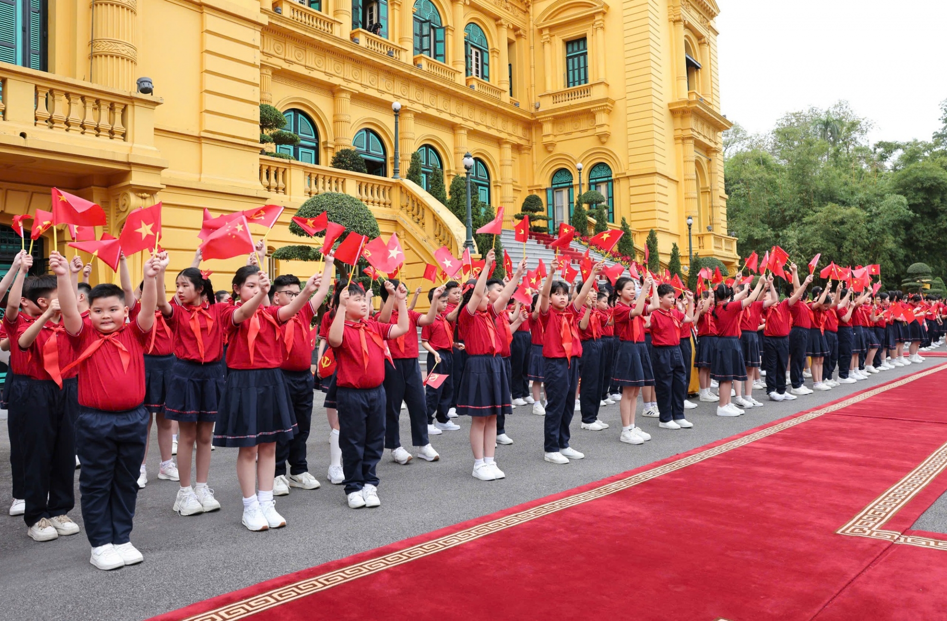 越共中央总书记苏林主持仪式 欢迎中共中央总书记、中国国家主席习近平到访
