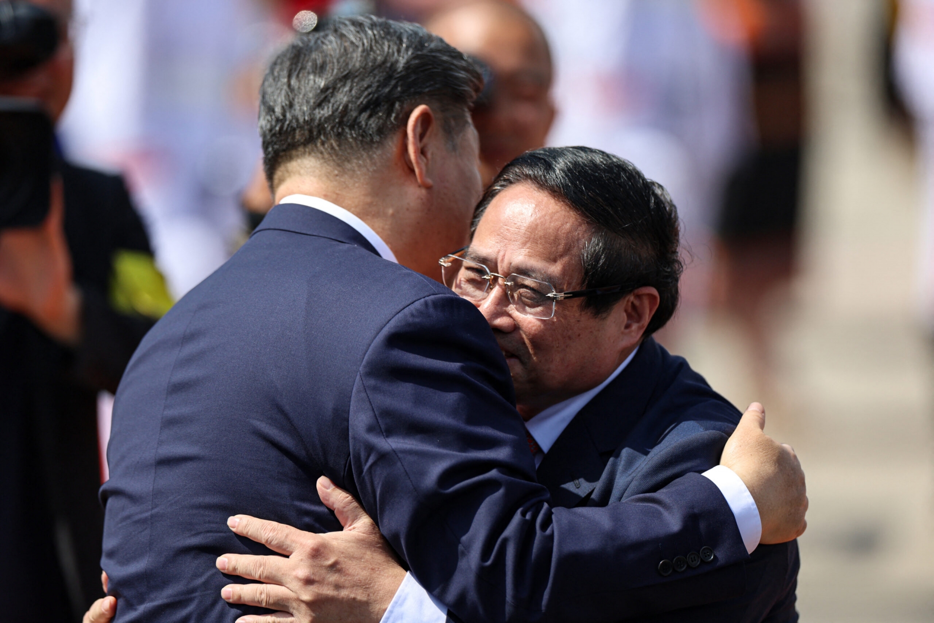 越南政府总理范明政到机场为中共中央总书记、中国国家主席习近平送行 越南政府总理范明政到机场为中共中央总书记、中国国家主席习近平送行