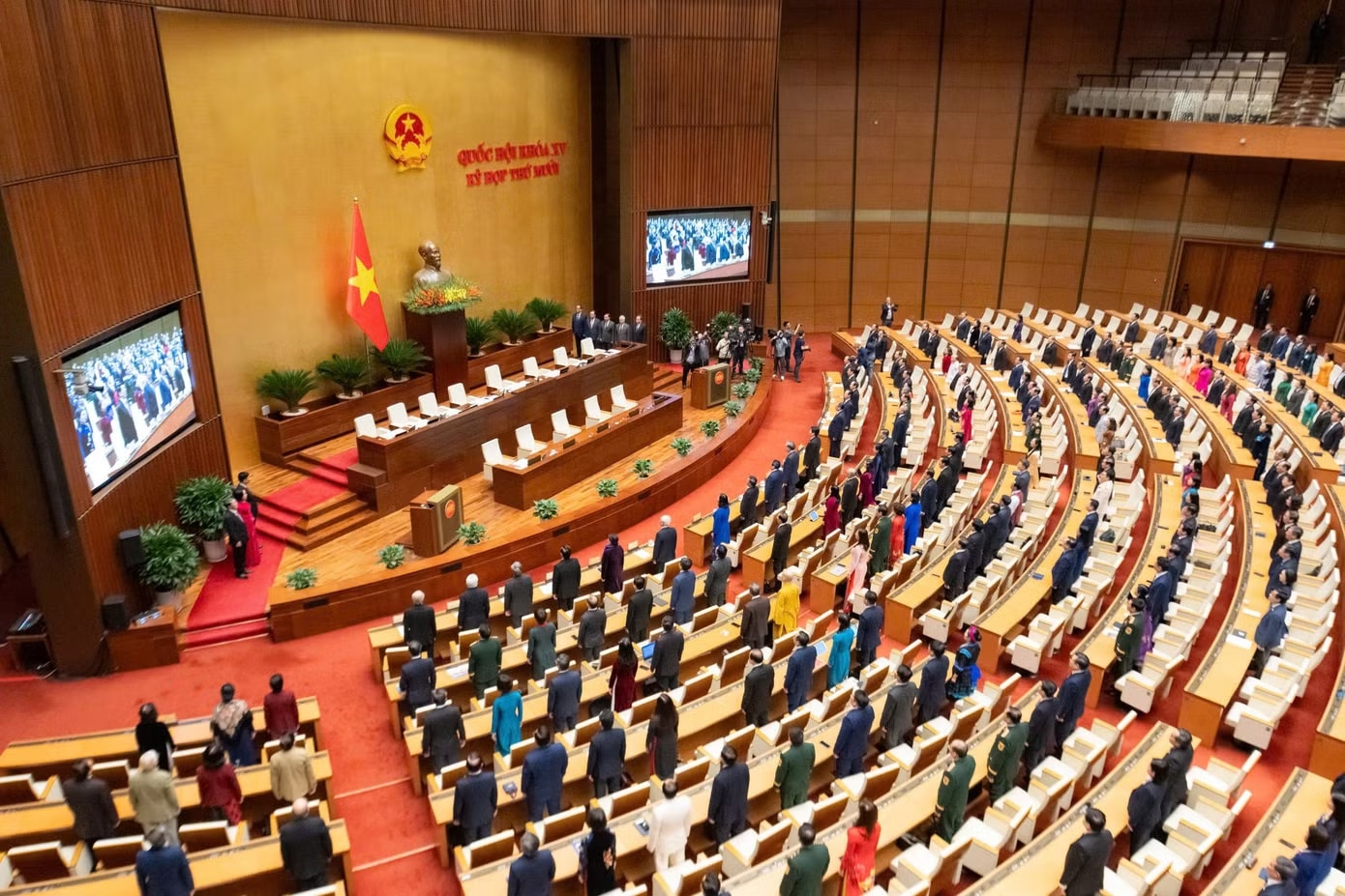 第十六届国会第一次会议在首都河内国会大厦隆重开幕。 第十六届国会第一次会议在首都河内国会大厦隆重开幕。