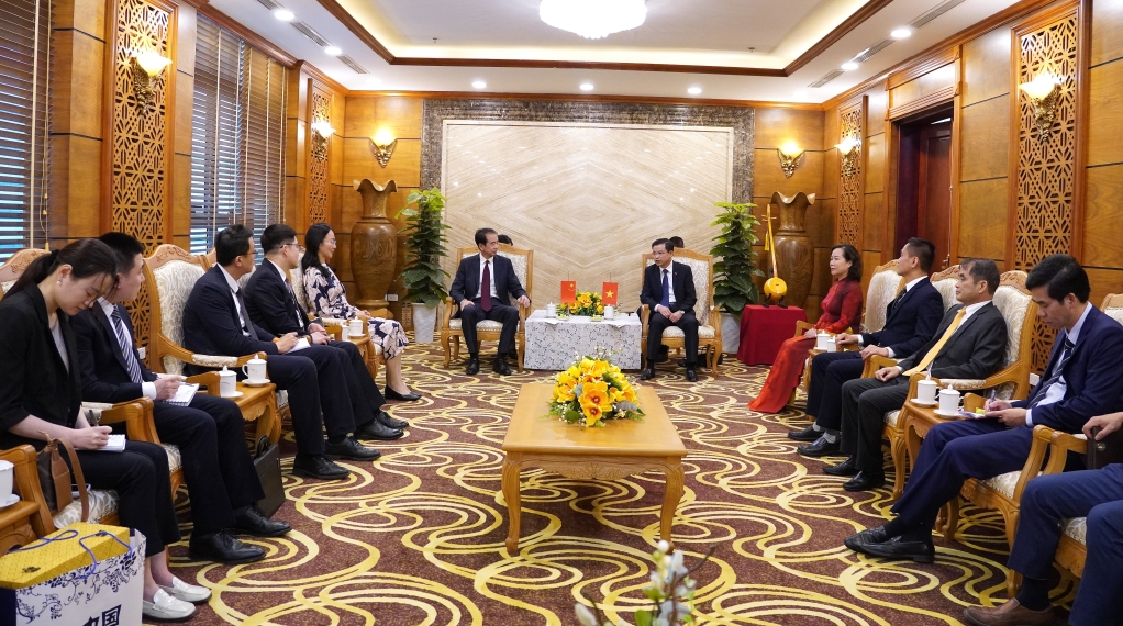 会见全景。