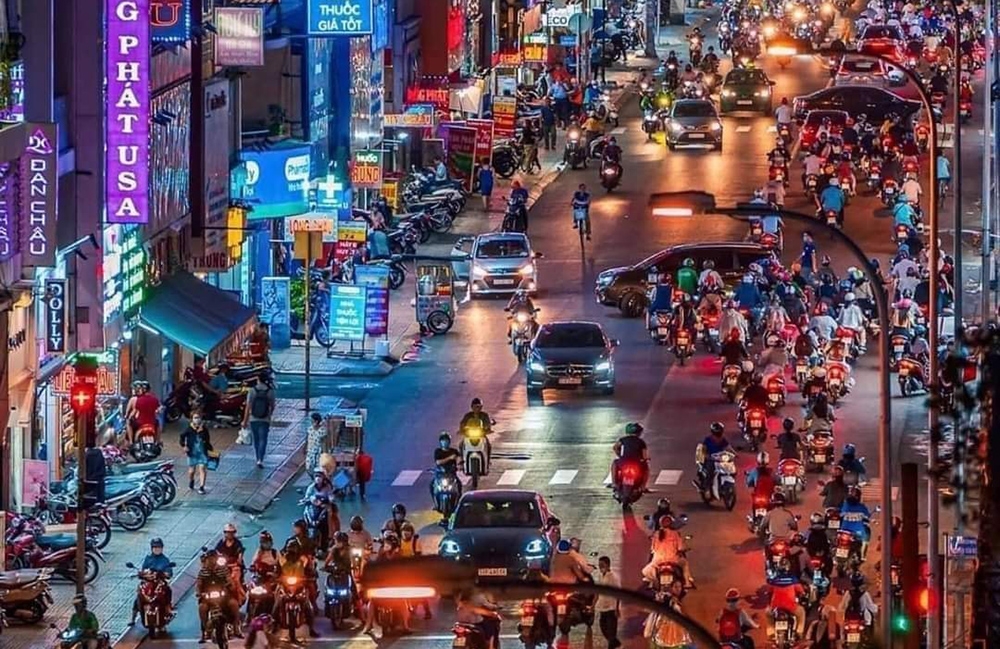 越南提出了到2050年净碳排放为零的目标，国家GDP总量中的绿色经济规模从2020年的67亿美元提升至2050年的3000亿美元等的较高目标。