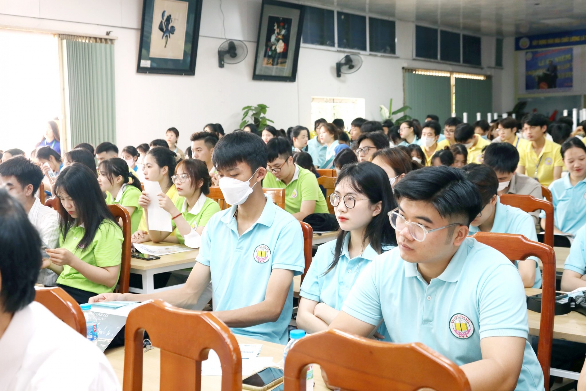 学生毕业后能成为国内外劳动力市场的人力资源。