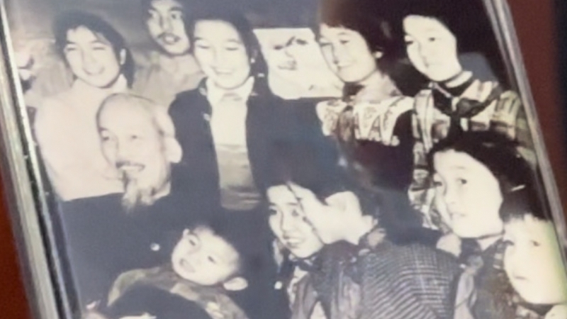 ‘胡伯伯，我们来看你了’