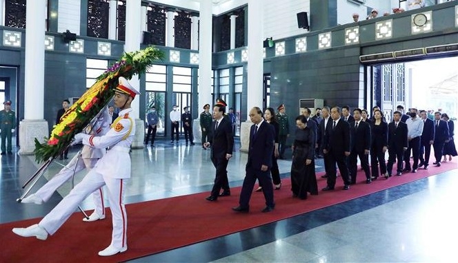 越南国家主席武文赏率领国家主席代表团参加追悼会。 越南国家主席武文赏率领国家主席代表团参加追悼会。