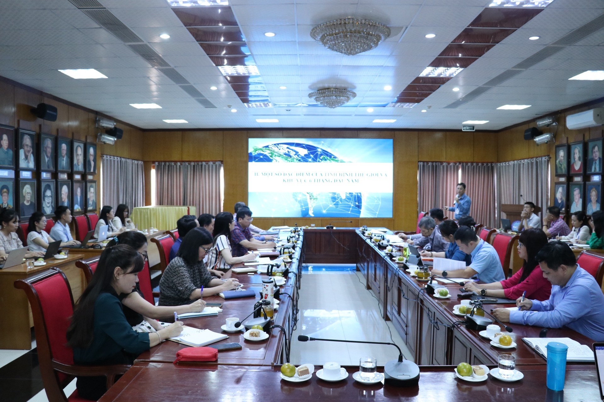 2023年前6个月世界和地区形势研讨会。 2023年前6个月世界和地区形势研讨会。