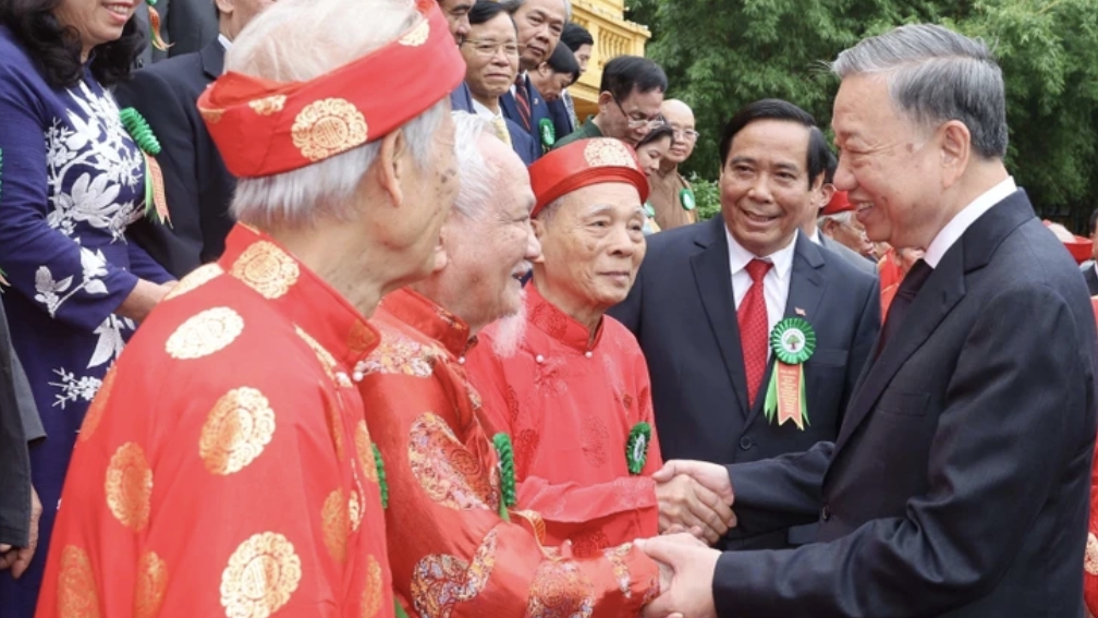 老年人是当之无愧的国家栋梁