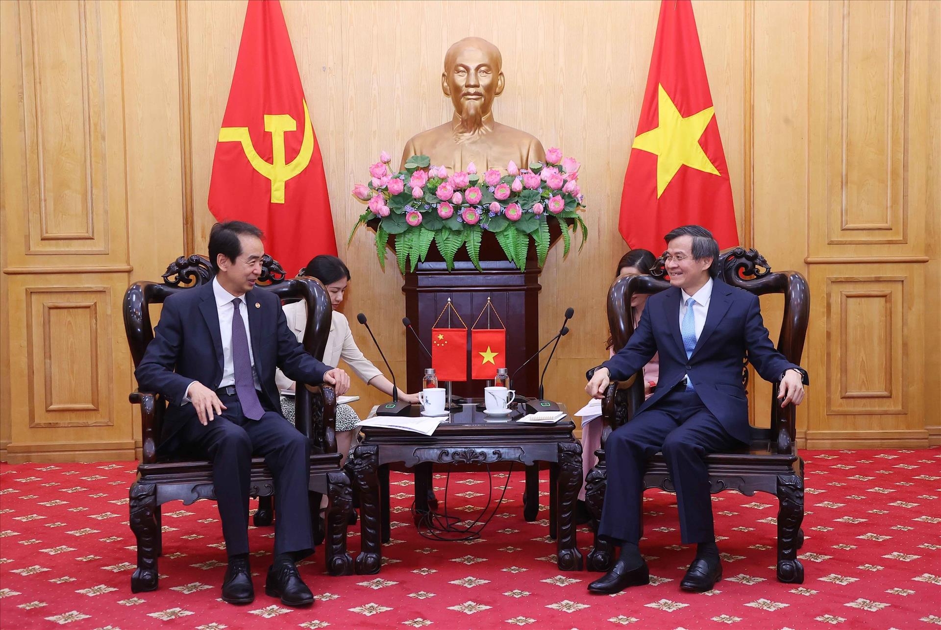 创新越南-中国理论交流与干部培训合作活动 创新越南-中国理论交流与干部培训合作活动