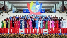 越南妇女迈向新时期国家发展动力角色
