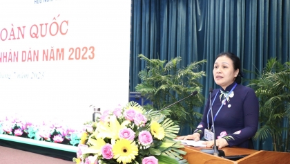 为更新并提高越南友好组织联合会体系的运作效率提出建议