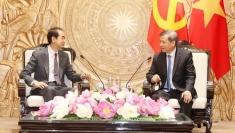 中央内政部部长黎明智会见中国驻越南大使何炜