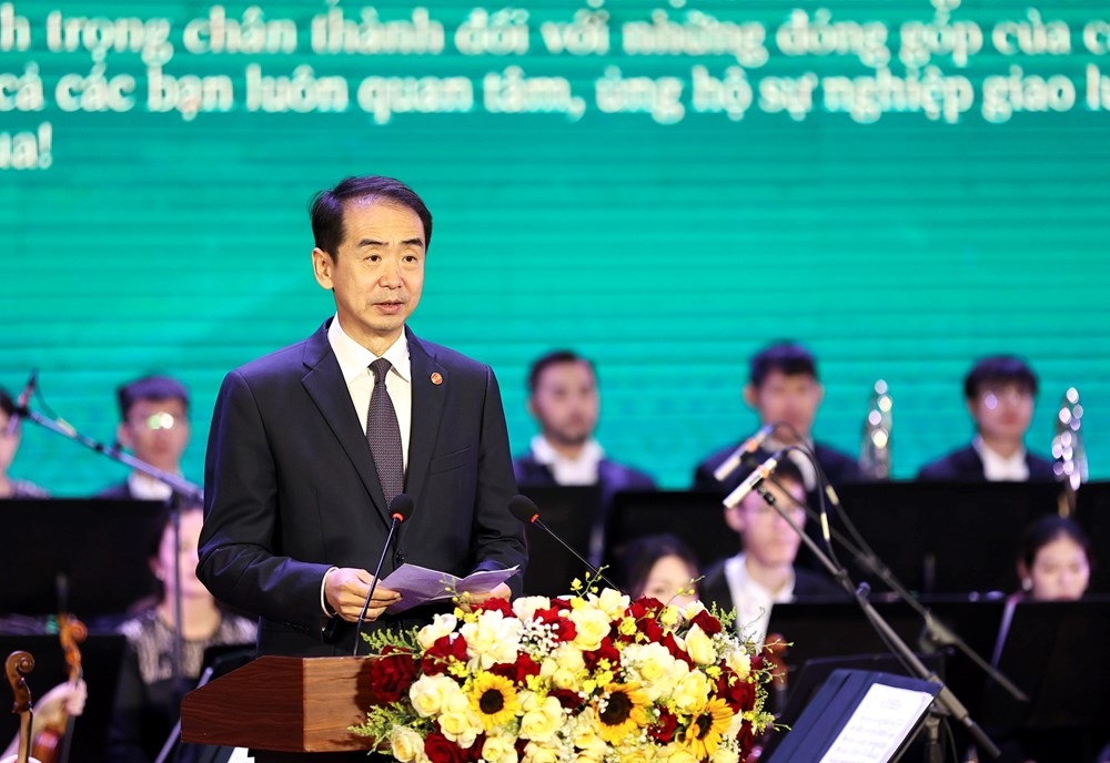 五色交辉相得益彰，中越《友谊长青》交响音乐会在岘港盛大启幕