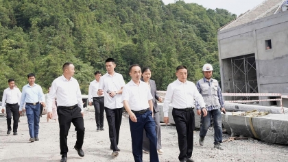 中国云南富宁县代表团在山伟社开展考察与工作座谈