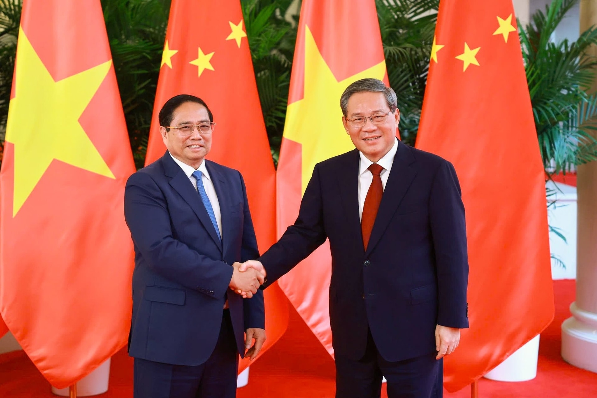 越南政府总理范明政于2025年6月24日下午与中国国务院总理李强举行会谈 越南政府总理范明政于2025年6月24日下午与中国国务院总理李强举行会谈