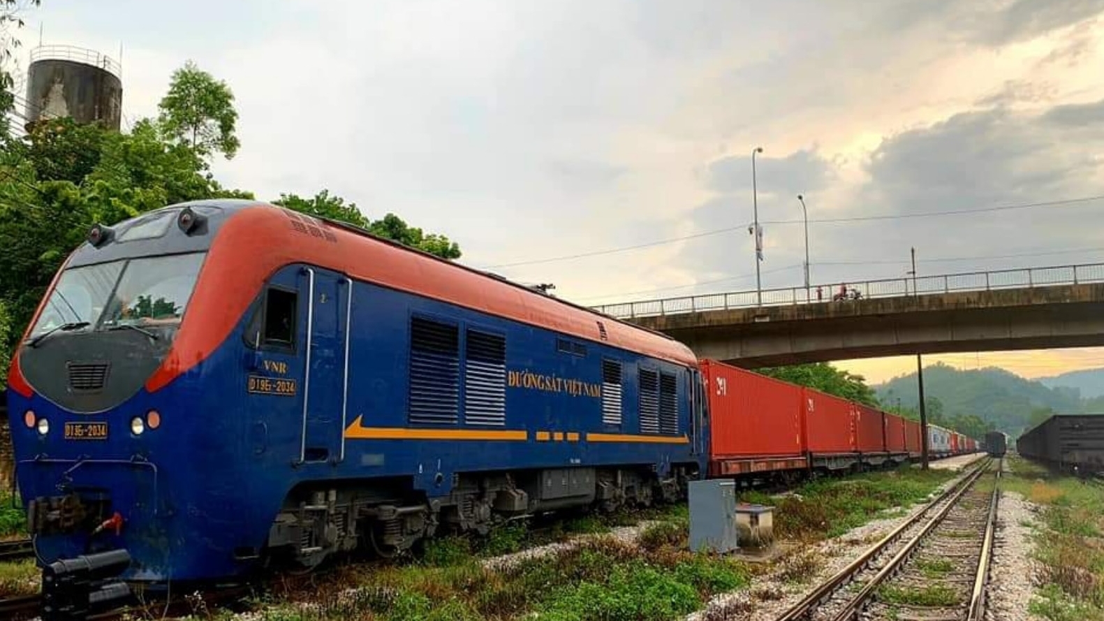 越俄铁海联运线路正式开通