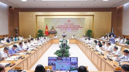 努力进行行政手续改革为人民和企业服务