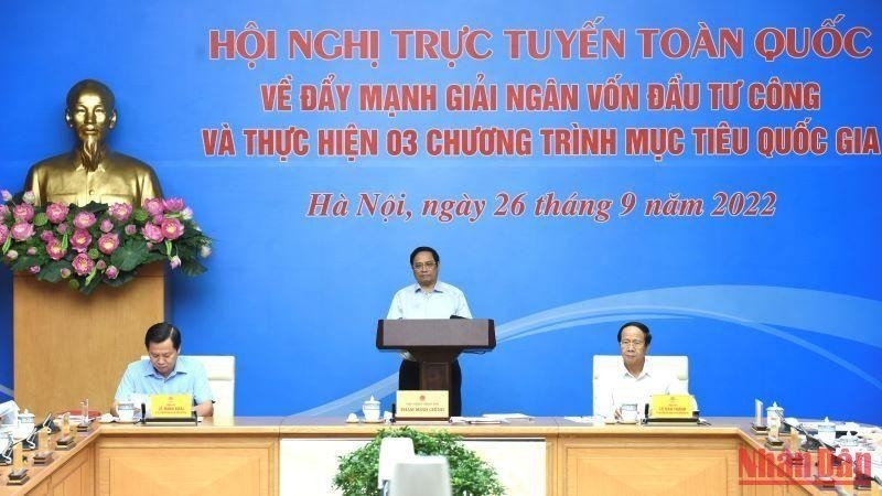 在全国范围内加快公共投资资金到位和实施三项国家目标计划的在线会议。图自baohanam.com.vn