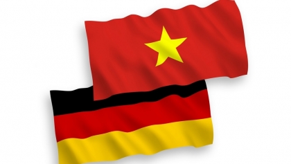 越南国会司法委员会代表团与德国联邦议院司法委员会主席举行工作会谈