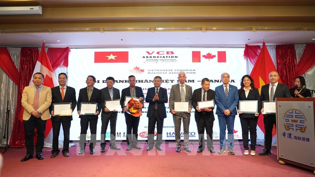 越南-加拿大企业家协会正式成立。图自越通社 越南-加拿大企业家协会正式成立。图自越通社