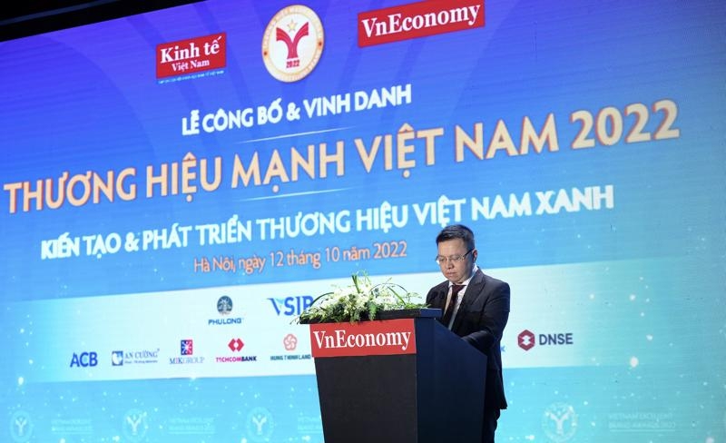 2022年越南强势品牌发布会暨表彰会。图自tech.vneconomy.vn 2022年越南强势品牌发布会暨表彰会。图自tech.vneconomy.vn