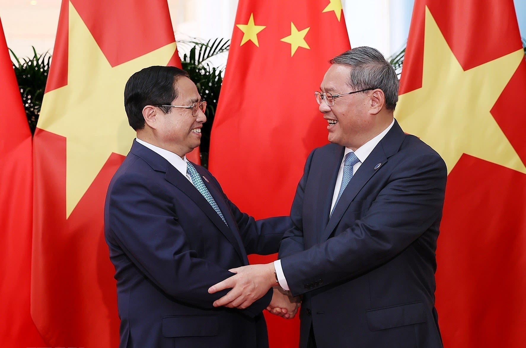 越南政府总理范明正和中国国务院总理李强。 越南政府总理范明正和中国国务院总理李强。