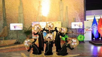 将西北的文化艺术氛围带到瑞士