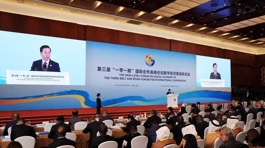 越南国家主席武文赏在第三届“一带一路”国际合作高峰论坛上发表讲话。 越南国家主席武文赏在第三届“一带一路”国际合作高峰论坛上发表讲话。