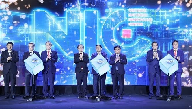 越南政府总理范明政出席河内和乐高科技园区（NIC Hoa Lac）的国家创新中心新基地落成典礼。