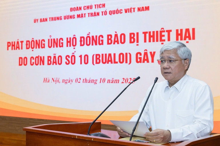 杜文战同志发起捐款活动。 杜文战同志发起捐款活动。