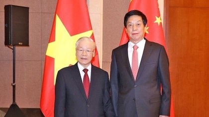 越共中央总书记阮富仲会见中国全国人大常委会委员长栗战书