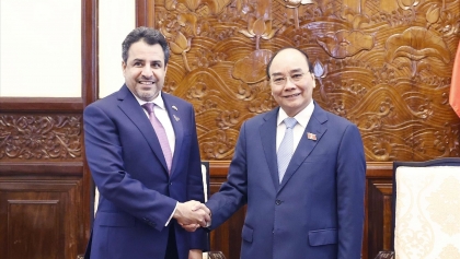 越南国家主席阮春福会见阿联酋驻越大使