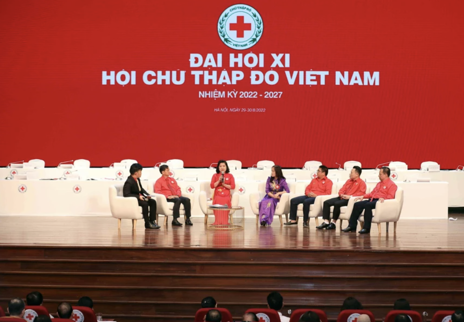 即将在河内举行的第11届亚太地区红十字与红新月国际会议(AP-11)前夕,越南红十字会中央委员会主席裴氏和11月19日会见红十字国际委员会代表团并举行会谈。 即将在河内举行的第11届亚太地区红十字与红新月国际会议(AP-11)前夕,越南红十字会中央委员会主席裴氏和11月19日会见红十字国际委员会代表团并举行会谈。