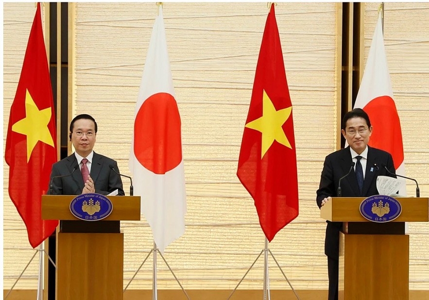 越南国家主席武文赏与日本首相岸田文雄共见记者 。 越南国家主席武文赏与日本首相岸田文雄共见记者 。