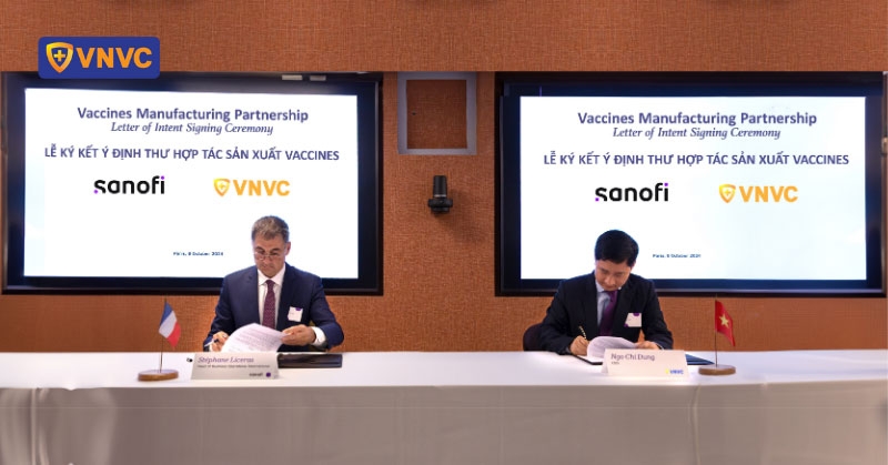 越南疫苗接种系统领导同法国跨国制药企业赛诺菲领导签署疫苗生产合作意向书。 越南疫苗接种系统领导同法国跨国制药企业赛诺菲领导签署疫苗生产合作意向书。
