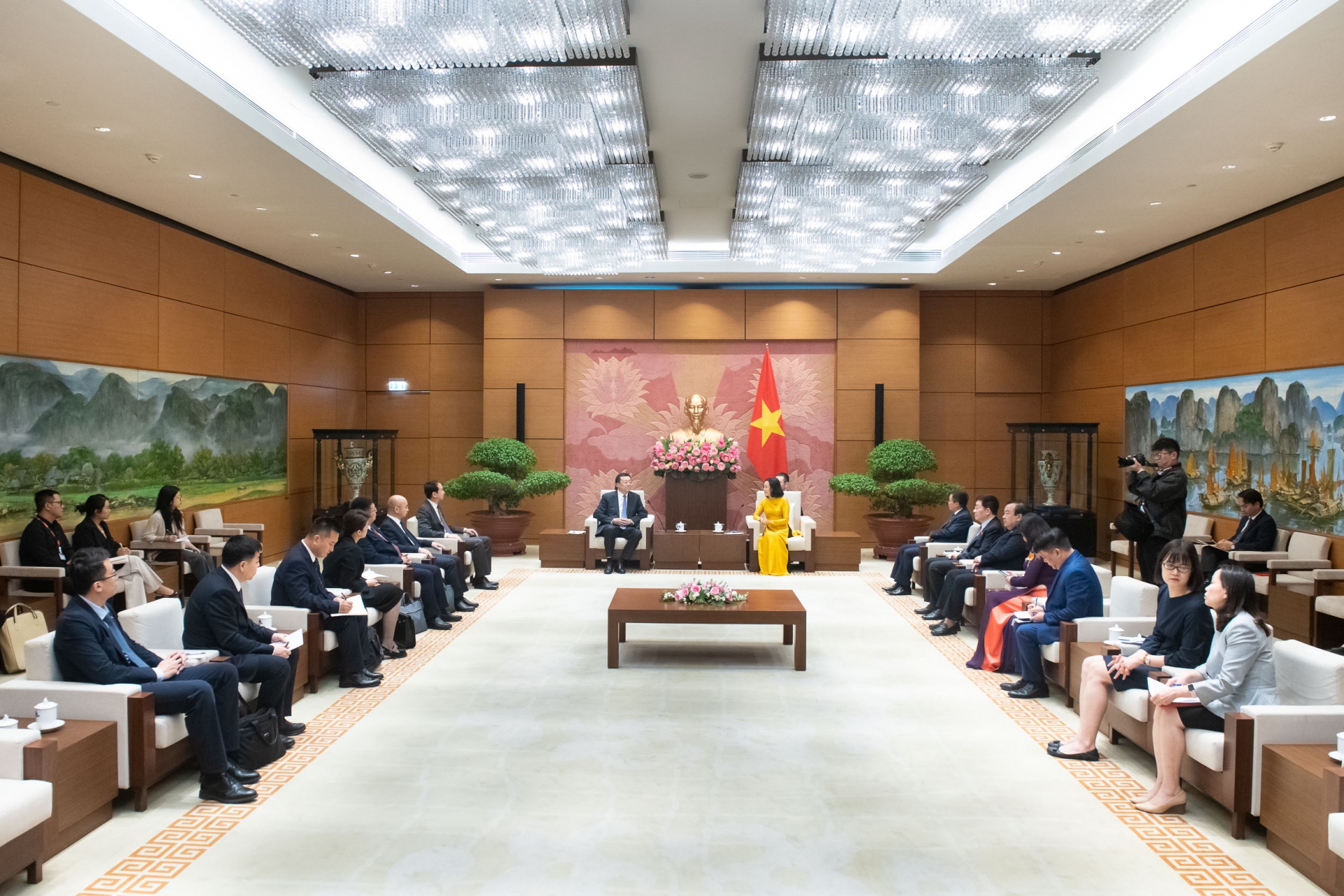 会见场景。 会见场景。