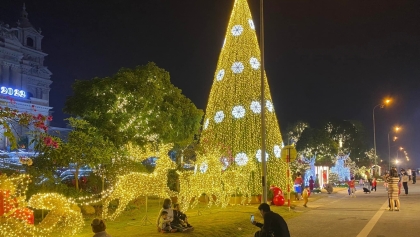 宁平省每家每户都在为圣诞节而做精心的准备