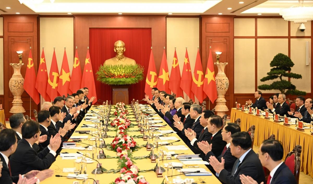 越共中央总书记阮富仲与中共中央总书记、国家主席习近平举行会谈。 越共中央总书记阮富仲与中共中央总书记、国家主席习近平举行会谈。