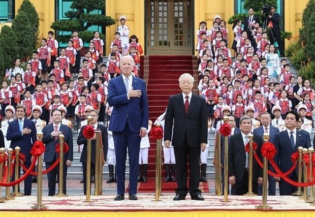 越共中央总书记阮富仲为美国总统乔·拜登访越举行欢迎仪式。 越共中央总书记阮富仲为美国总统乔·拜登访越举行欢迎仪式。