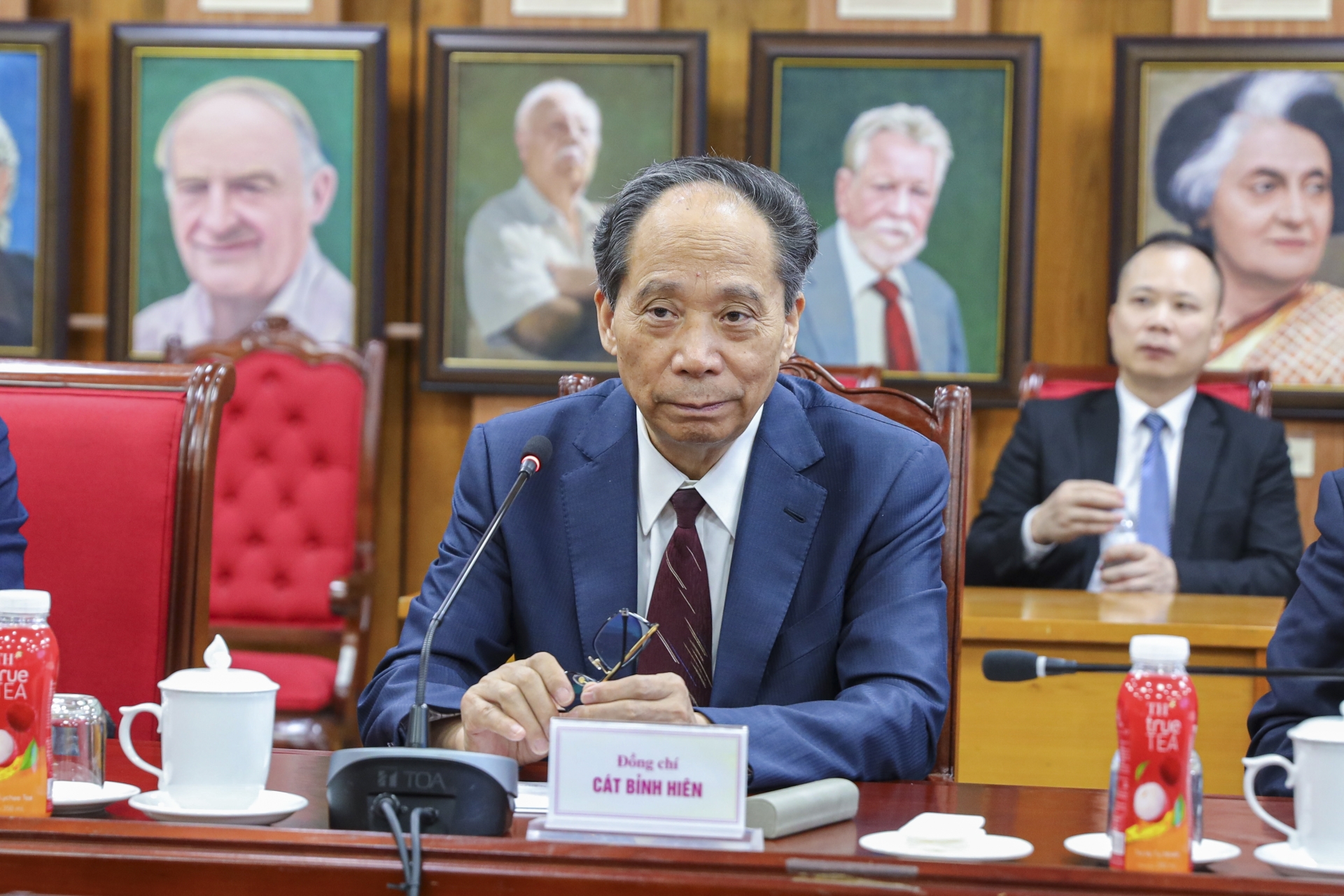 VUFO与CAFIU共同探讨加强合作的措施 VUFO与CAFIU共同探讨加强合作的措施