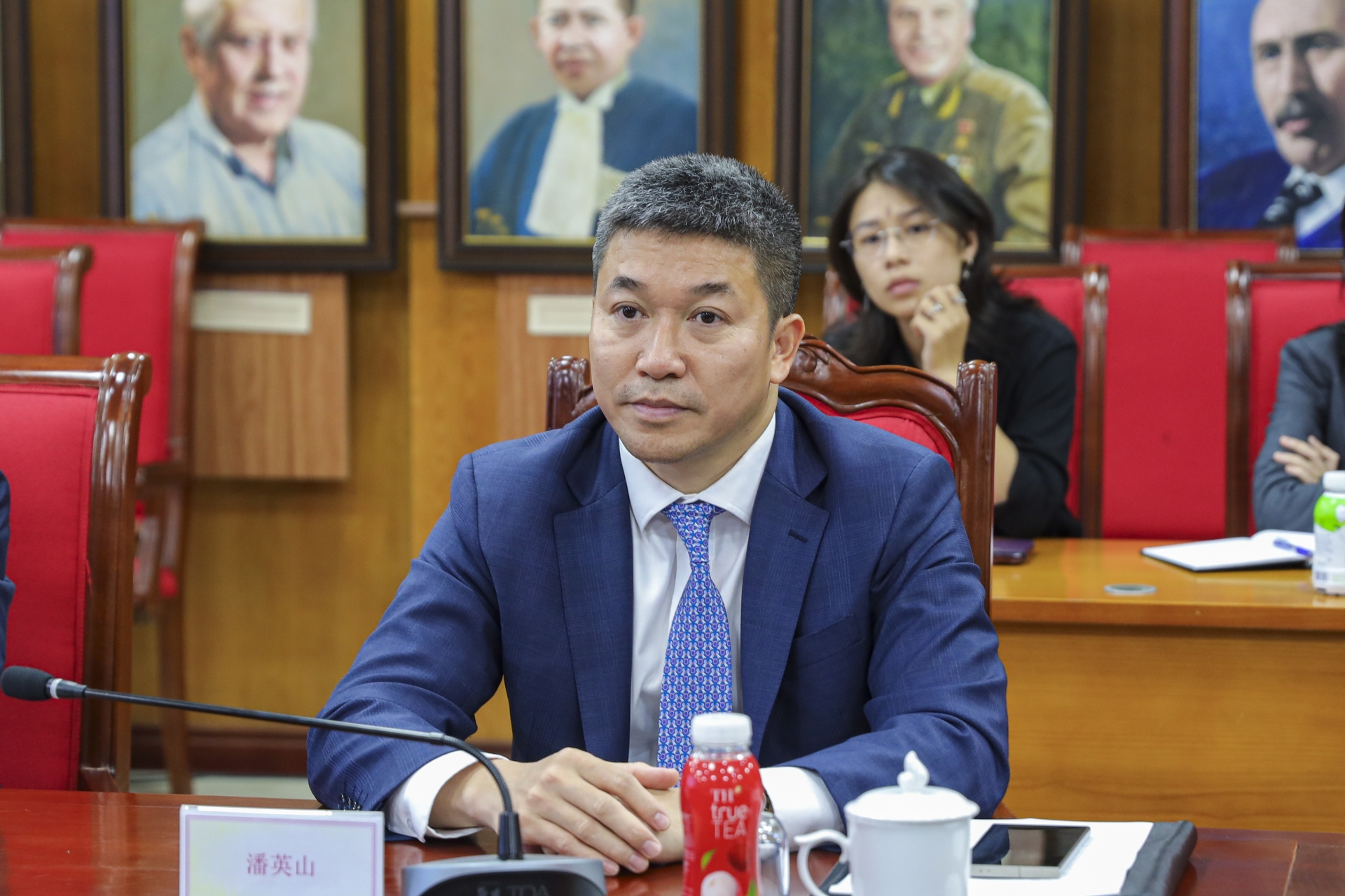 VUFO与CAFIU共同探讨加强合作的措施 VUFO与CAFIU共同探讨加强合作的措施