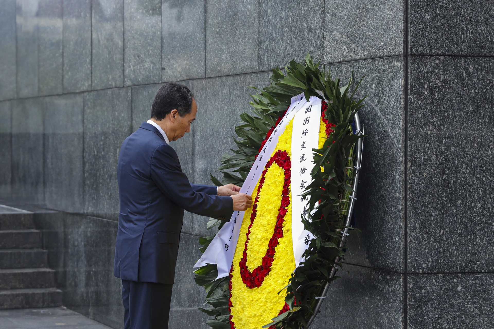 加深越中友谊:中国国际交流协会代表团访问越南历史文化名胜 加深越中友谊:中国国际交流协会代表团访问越南历史文化名胜