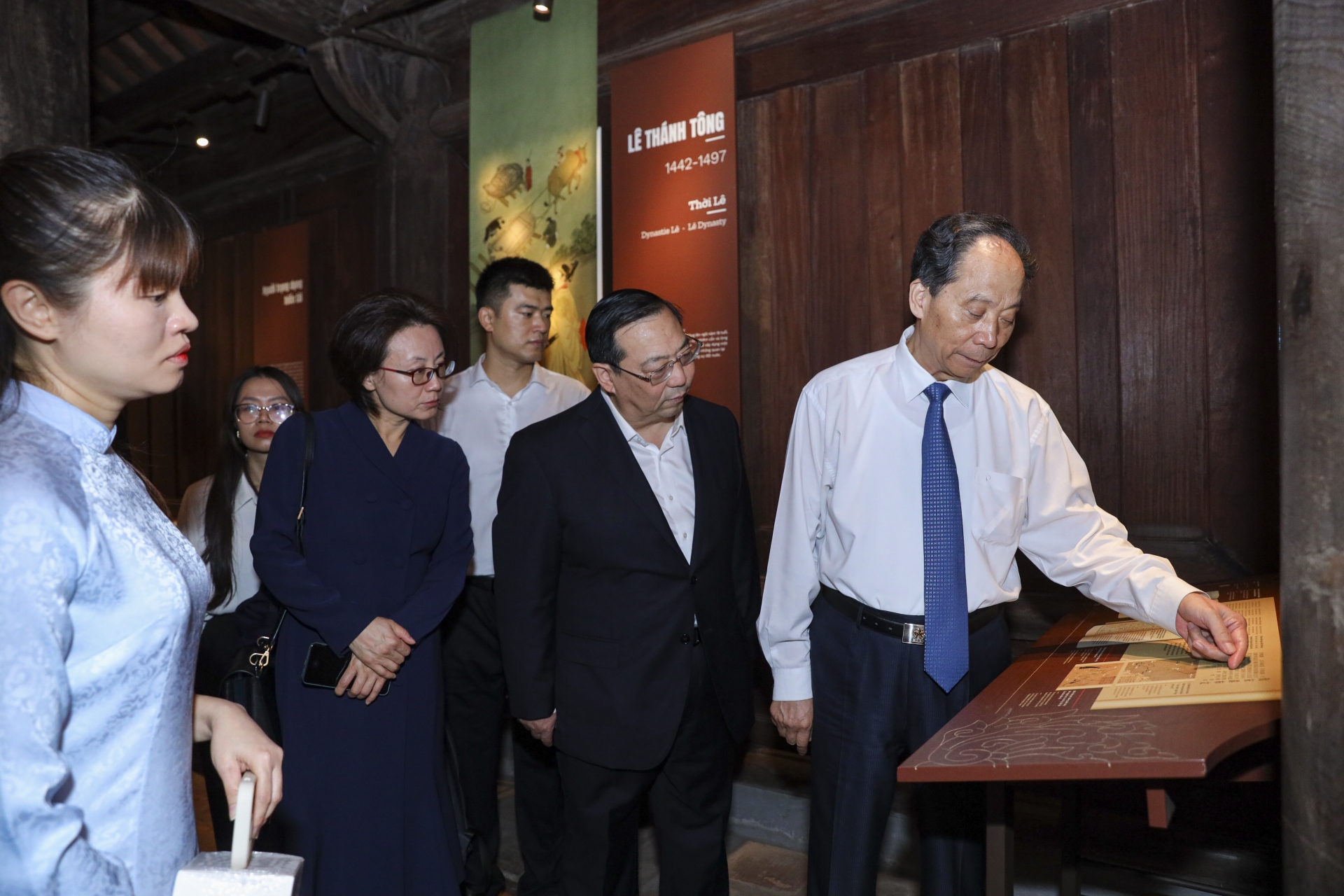 加深越中友谊:中国国际交流协会代表团访问越南历史文化名胜 加深越中友谊:中国国际交流协会代表团访问越南历史文化名胜