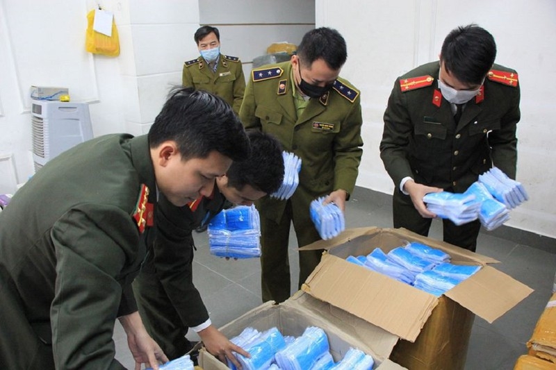 Xử lý người phụ nữ gom hơn 100.000 khẩu trang bán ra nước ngoài xu ly nguoi phu nu gom hon 100000 khau trang ban ra nuoc ngoai
