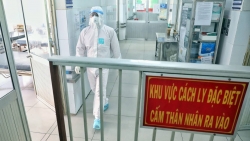 bac si 28 tuoi dot tu do lam viec qua suc de chong dich corona o vu han