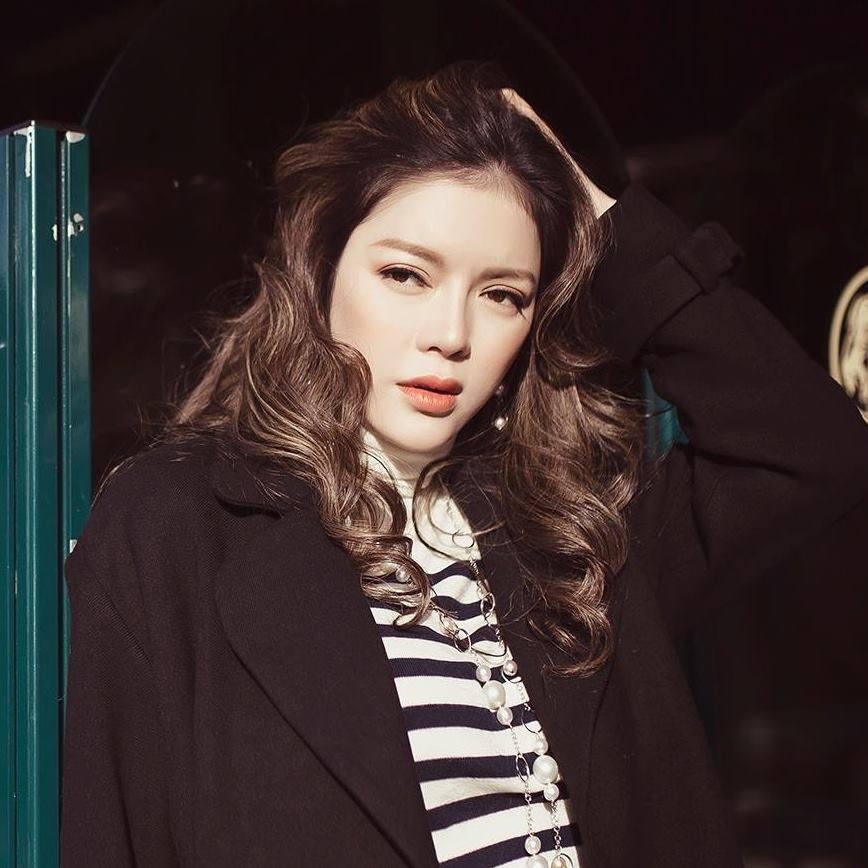 Lý Nhã Kỳ nói gì về tin đồn bán biệt thự trăm tỷ bên sông Sài Gòn? ly nha ky noi gi ve tin don ban biet thu tram ty ben song sai gon
